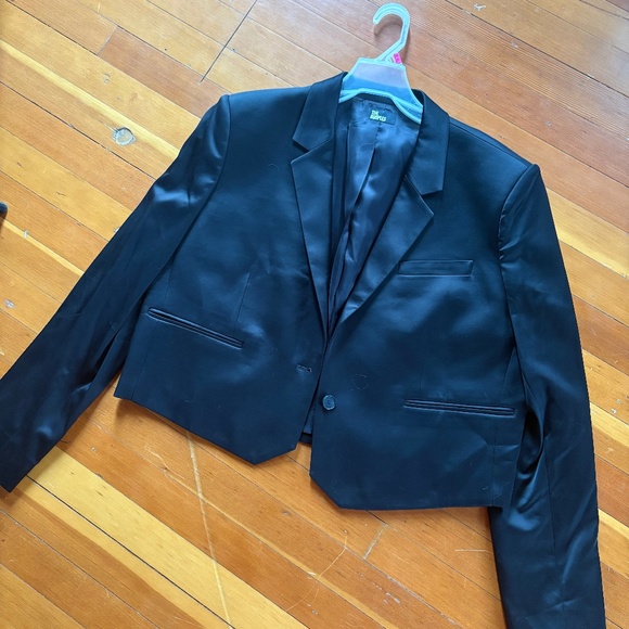Blazer - Picture 1 of 5